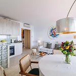 Emilie - Panoramic Sea Views Facing Paradise Apartmán