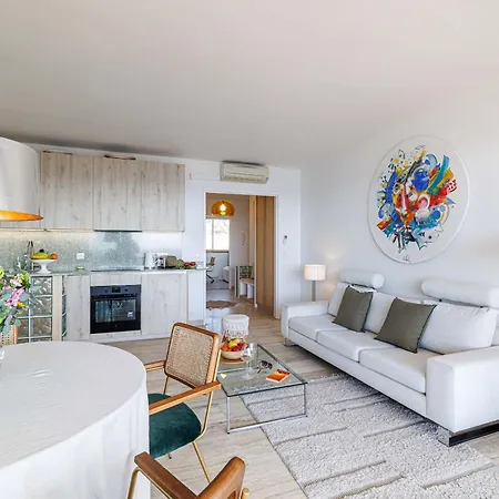 Emilie - Panoramic Sea Views Facing Paradise Apartman *